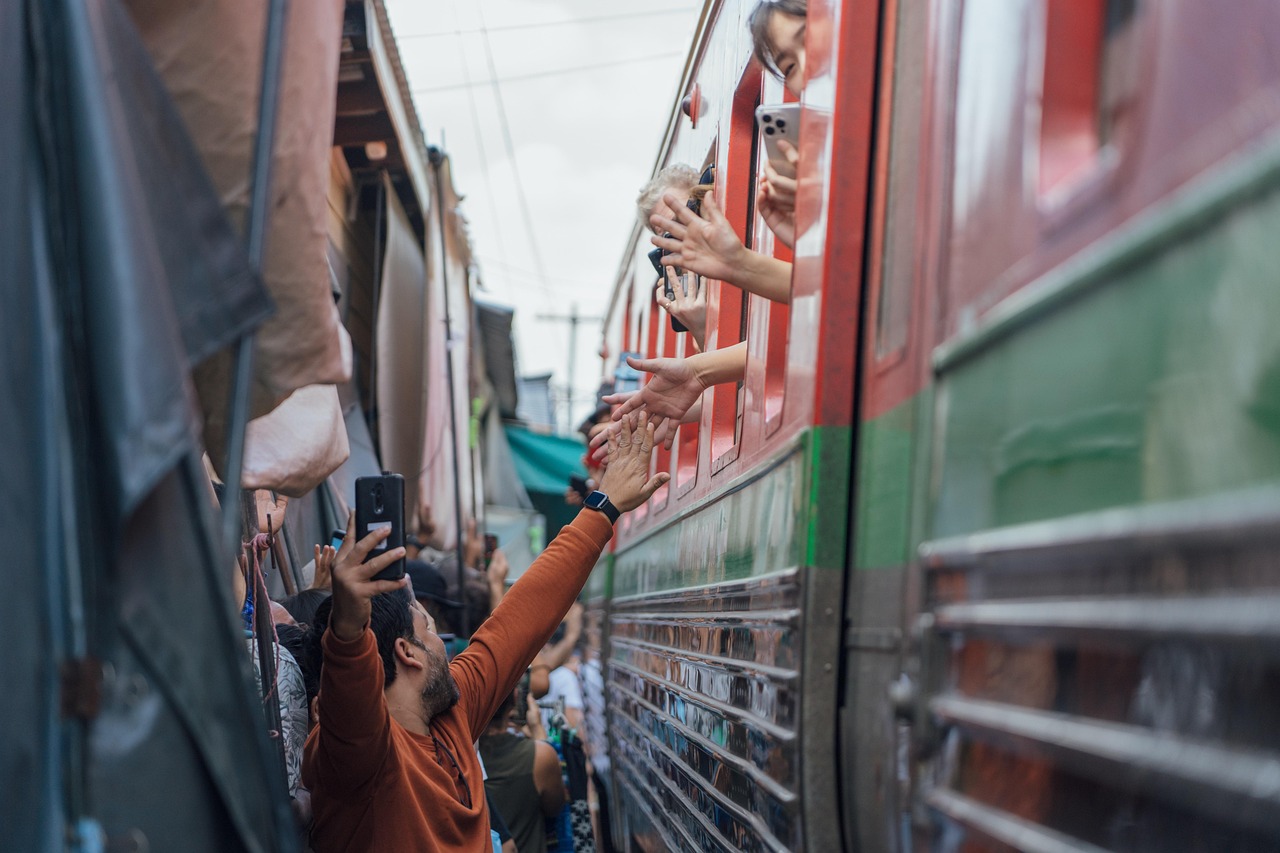 Pembersihan Drainase di Kantor Walikota